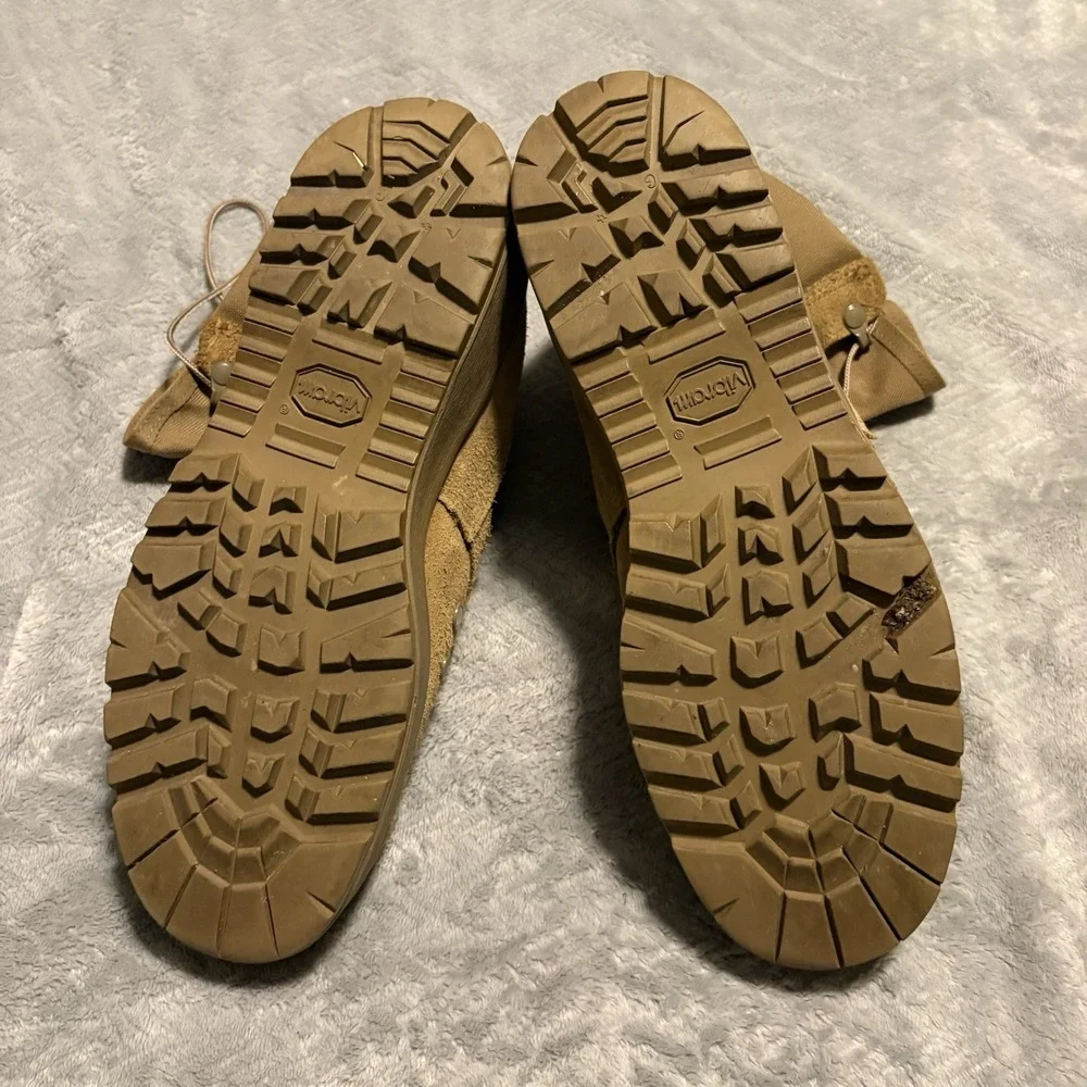 US Army Hot Weather Combat Boots 10.5 R Coyote Tan Vibram Made USA Military